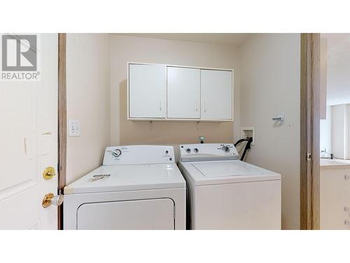 9216 86 Street, Fort St. John, BC - Indoor Photo Showing Laundry Room