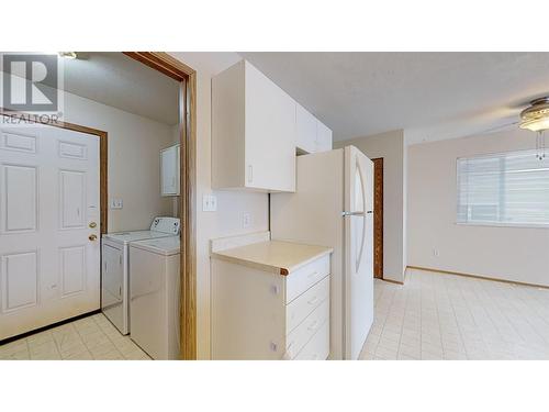 9216 86 Street, Fort St. John, BC - Indoor Photo Showing Laundry Room