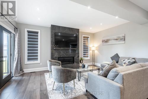 148 Susan Drive, Pelham, ON - Indoor Photo Showing Living Room With Fireplace