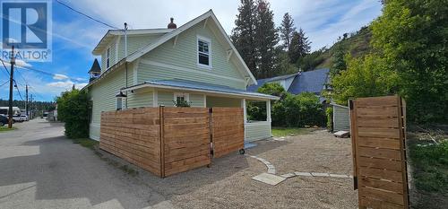 189 1 Street, Princeton, BC - Indoor Photo Showing Kitchen With Upgraded Kitchen