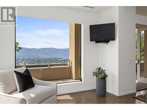 Primary suite w/ views - 1180 Stoneypointe Court, Kelowna, BC - Indoor