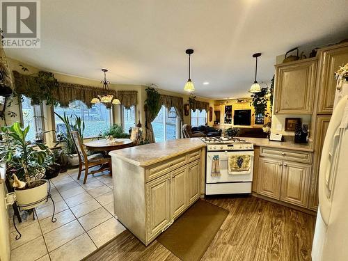 4972 Canium Court, 108 Mile Ranch, BC - Indoor Photo Showing Kitchen