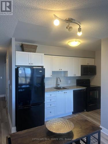 3315 - 135 Village Green Square, Toronto, ON - Indoor Photo Showing Kitchen