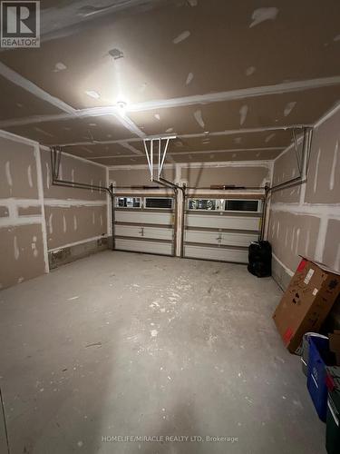 126 Petal Avenue, East Gwillimbury, ON - Indoor Photo Showing Garage