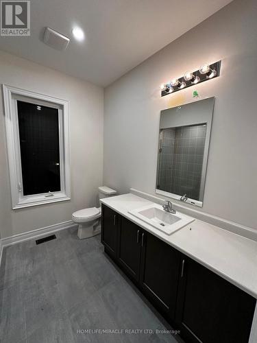 126 Petal Avenue, East Gwillimbury, ON - Indoor Photo Showing Bathroom