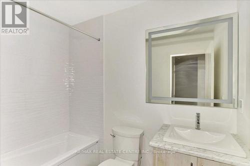 31 Rainwater Lane, Barrie, ON - Indoor Photo Showing Bathroom