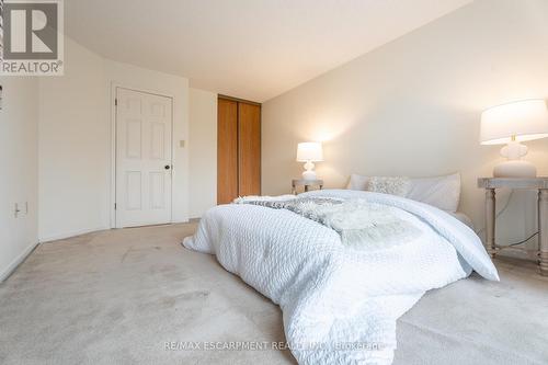 504 - 1201 North Shore Boulevard E, Burlington, ON - Indoor Photo Showing Bedroom