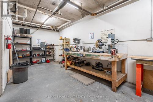 504 - 1201 North Shore Boulevard E, Burlington, ON - Indoor Photo Showing Garage