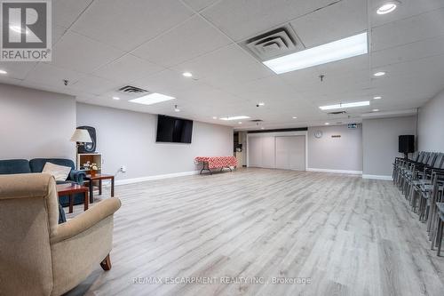 504 - 1201 North Shore Boulevard E, Burlington, ON - Indoor