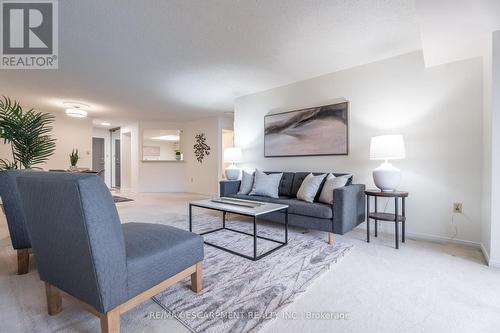 504 - 1201 North Shore Boulevard E, Burlington, ON - Indoor Photo Showing Living Room