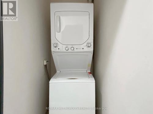 807 - 2772 Keele St Street, Toronto, ON - Indoor Photo Showing Laundry Room