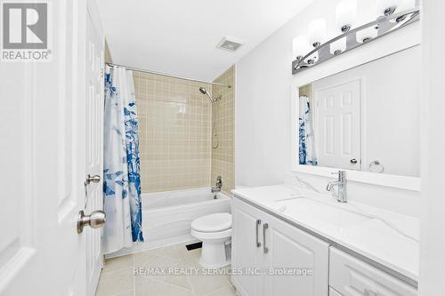 132 Ashridge Court, Mississauga, ON - Indoor Photo Showing Bathroom