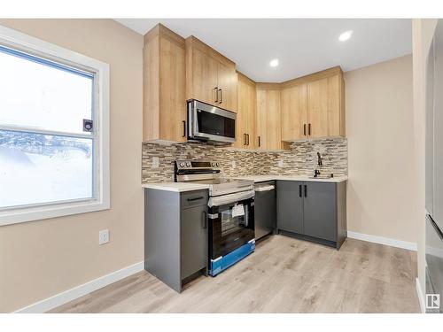 12322 95 St Nw, Edmonton, AB - Indoor Photo Showing Kitchen With Upgraded Kitchen