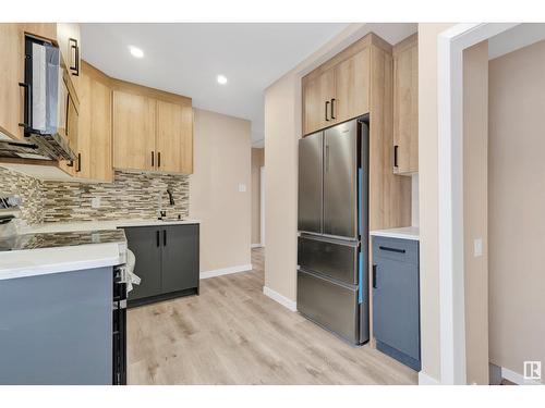 12322 95 St Nw, Edmonton, AB - Indoor Photo Showing Kitchen