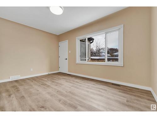 12322 95 St Nw, Edmonton, AB - Indoor Photo Showing Other Room