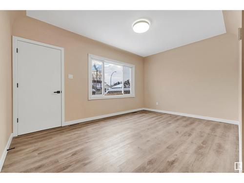 12322 95 St Nw, Edmonton, AB - Indoor Photo Showing Other Room