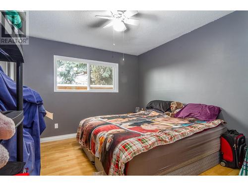 3072 Springfield Road, Kelowna, BC - Indoor Photo Showing Bedroom