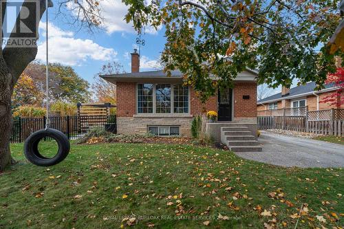 2301 Woodward Avenue, Burlington, ON - Outdoor