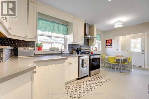 2301 Woodward Avenue, Burlington, ON - Indoor Photo Showing Kitchen