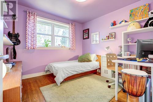 2301 Woodward Avenue, Burlington, ON - Indoor Photo Showing Bedroom