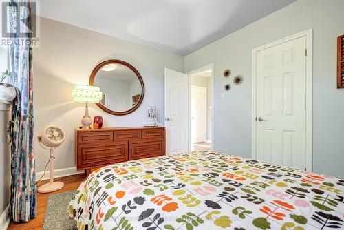 2301 Woodward Avenue, Burlington, ON - Indoor Photo Showing Bedroom