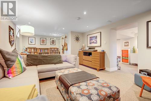 2301 Woodward Avenue, Burlington, ON - Indoor Photo Showing Living Room