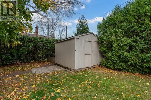 2301 Woodward Avenue, Burlington, ON - Outdoor