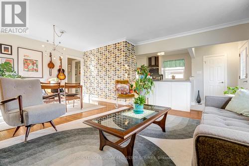 2301 Woodward Avenue, Burlington, ON - Indoor Photo Showing Living Room