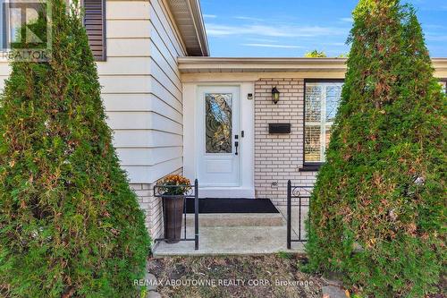 440 Sunset Drive, Oakville, ON 