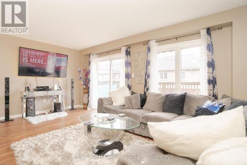 80 - 20 Mcconkey Crescent, Brant, ON - Indoor Photo Showing Living Room