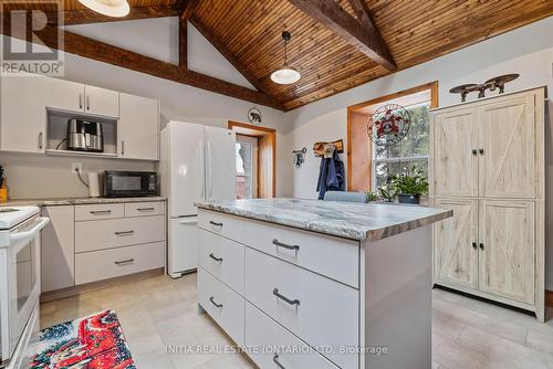 312621 Highway 6, Southgate, ON - Indoor Photo Showing Kitchen