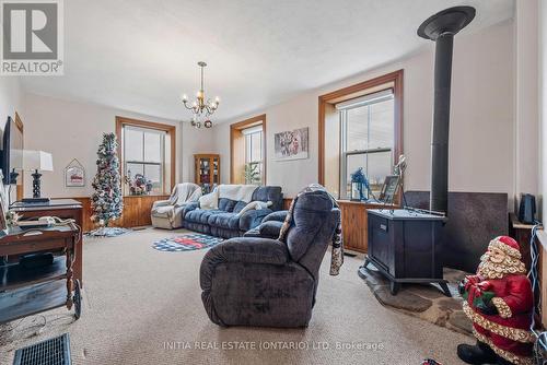 312621 Highway 6, Southgate, ON - Indoor Photo Showing Living Room