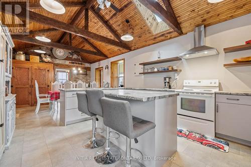 312621 Highway 6, Southgate, ON - Indoor Photo Showing Kitchen