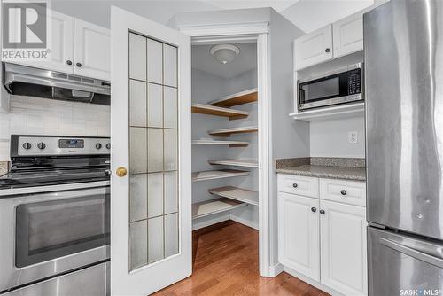 235 Beerling Crescent, Saskatoon, SK - Indoor Photo Showing Kitchen