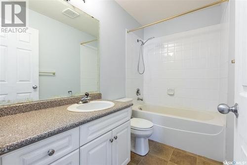 235 Beerling Crescent, Saskatoon, SK - Indoor Photo Showing Bathroom