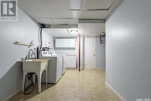 235 Beerling Crescent, Saskatoon, SK - Indoor Photo Showing Laundry Room