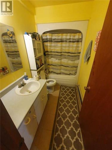 332 Burton Avenue, Sudbury, ON - Indoor Photo Showing Bathroom