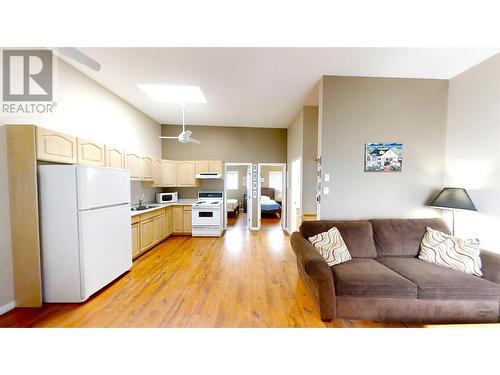 kitchen dining area - 1028 Lakeshore Drive Unit# 221, Penticton, BC - Indoor