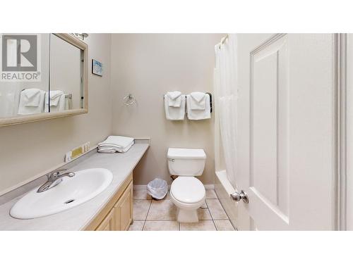 Bathroom - 1028 Lakeshore Drive Unit# 221, Penticton, BC - Indoor Photo Showing Bathroom