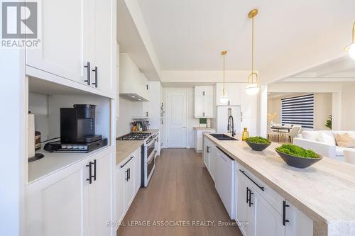 38 - 400 Finch Avenue, Pickering, ON - Indoor Photo Showing Kitchen With Double Sink With Upgraded Kitchen