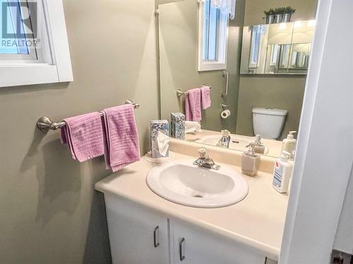 10500 Orchard Crescent Unit# 4, Summerland, BC - Indoor Photo Showing Bathroom