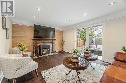 2667 Thorn Lodge Drive, Mississauga, ON - Indoor Photo Showing Living Room With Fireplace