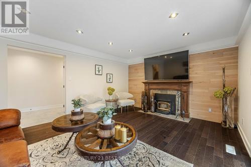 2667 Thorn Lodge Drive, Mississauga, ON - Indoor Photo Showing Living Room With Fireplace