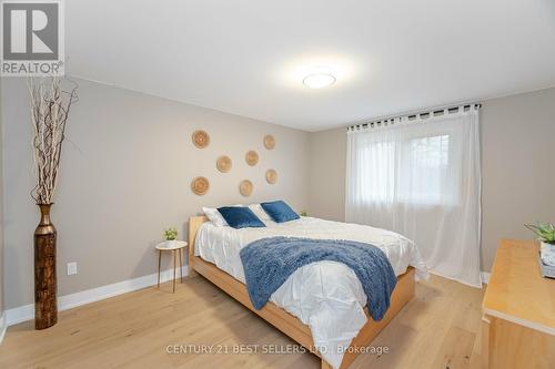 2667 Thorn Lodge Drive, Mississauga, ON - Indoor Photo Showing Bedroom