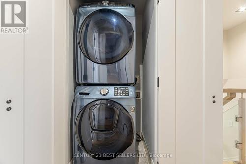 2667 Thorn Lodge Drive, Mississauga, ON - Indoor Photo Showing Laundry Room