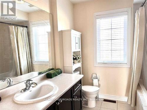 31 Pisanelli Avenue, Markham, ON - Indoor Photo Showing Bathroom