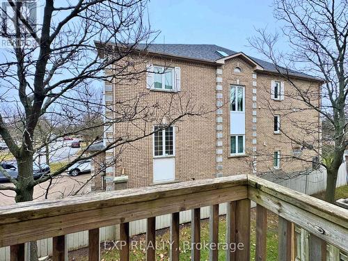 Th7 - 9133 Bayview Avenue, Richmond Hill, ON - Outdoor