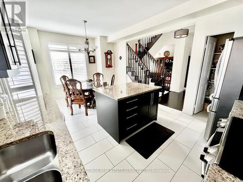 25 Rockman Crescent W, Brampton, ON - Indoor Photo Showing Kitchen