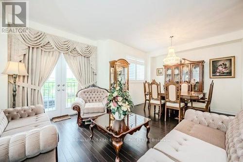 25 Rockman Crescent W, Brampton, ON - Indoor Photo Showing Living Room