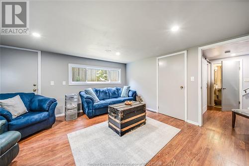 32 Melrose Avenue, Leamington, ON - Indoor Photo Showing Living Room